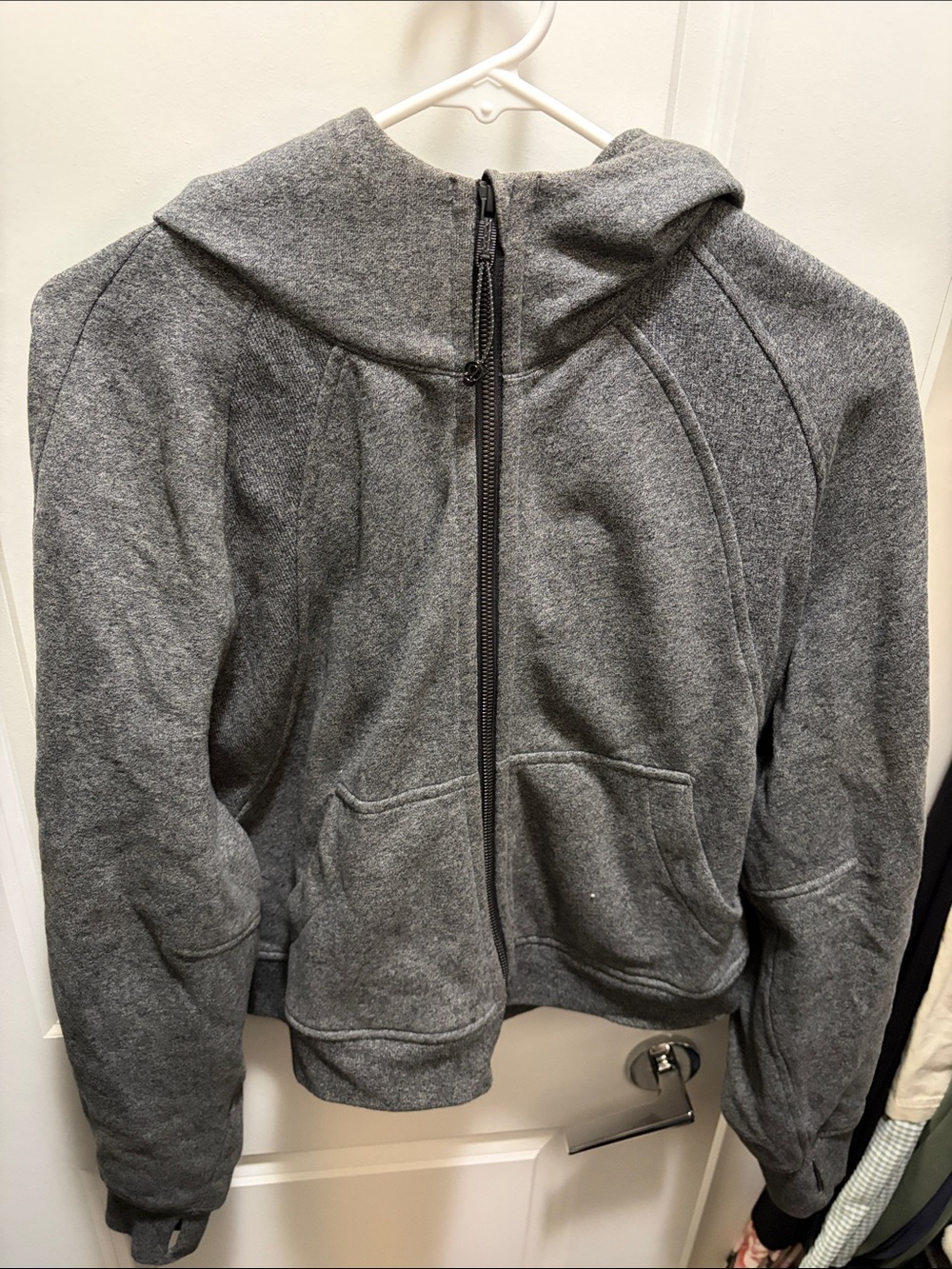 Lululemon Scuba Oversized Full Zip
Heathered Speckled Black